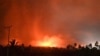 Una erupción volcánica en Indonesia quema casas y mata al menos a 10 personas