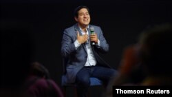 El candidato presidencial de Ecuador, Andrés Arauz, se dirige a la audiencia durante la elección presidencial, en Quito el lunes 8 de febrero del 2021. 