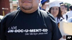 Algunos estados han aprobado sus versiones del “Dream Act”, pero no otorgan beneficios migratorios solo facilidades para ir a la universidad.