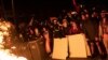 Miles de personas participaron en cinco grandes marchas de protesta en Cataluña que pretendían converger en Barcelona, tras dos jornadas de choques violentos que remecieron a la región del noreste de España.