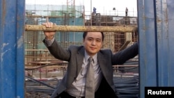 曾伟资料照片（2002年11月于北京）