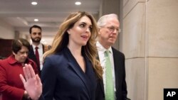 Hope Hicks, directora de comunicaciones de la Casa Blanca en ese momento, llega a reunirse a puerta cerrada con miembros de la Comisión de Inteligencia de la Cámara de Representantes, en el Capitolio, en Washington, el 27 de febrero de 2018.