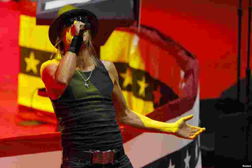 Kid Rock fue uno de los artistas invitados al Mitin de la Victoria de Donald Trump en Washington, el domingo 19 de enero. 