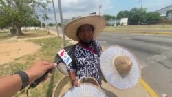 Ricardo vendedor de sombreros wayuu en Venezuela