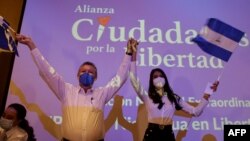 Oscar Sobalvarro, exjefe de la Resistencia Nicaragüense, y Berenice Quezada, miss Nicaragua 2017, candidata a la vicepresidencia y compañera de fórmula del partido Alianza Ciudadana por la Libertad (ACxL).