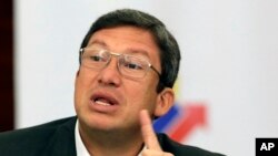 El ministro ecuatoriano del Interior, César Navas, afirmó también que no ha habido nuevas pruebas de vida de los dos periodistas y el chofer secuestrados desde el pasado tres de abril.