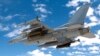 一架美国空军F-16战机正在进行AIM-9X导弹测试(资料照)