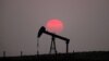 Las nuevas pérdidas de suministro desde Irán y Venezuela podrían profundizar el recorte a la producción liderado por la OPEP que entró en vigencia en enero.