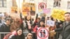在纽约参加女性大游行关注中国女权议题的人士合影。(小门提供)