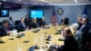 El presidente Joe Biden participa en una sesión informativa sobre la próxima temporada de huracanes en el Atlántico, en la sede de FEMA, el lunes 24 de mayo de 2021, en Washington. 