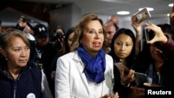 Sandra Torres, candidata presidencial para la Unidad Nacional de Esperanza (UNE) habla con los medios de comunicación después de la primera vuelta de las elecciones presidenciales, en el centro oficial de resultados de votación en la Ciudad de Guatemala, Guatemala, 17 de junio de 2019. REUTERS/Luis Echeverría.