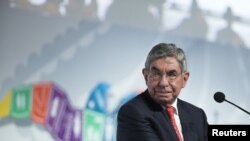La Fundación Arias para la Paz y el Progreso Humano fue creada en 1988 por el presidente de Costa Rica Oscar Arias con los fondos recibidos del Premio Nobel de la Paz. 
