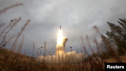 El Mininesterio de Defensa de Rusia mostró por video un ejercicio de preparación de un misil balístico con capacidad nuclear intercontinental. La imagen fue difundida el 22 de octubre por la defensa rusa. 
