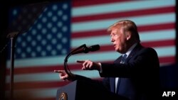 Archivo - El presidente de EE.UU., Donald Trump, habla durante un acto de campaña en Miami, Florida, el 3 de enero de 2020. 