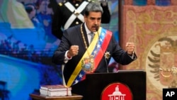 El presidente venezolano, Nicolás Maduro, pronuncia su discurso anual ante legisladores e invitados en el Teatro Teresa Carreño en Caracas, Venezuela, el miércoles 15 de enero de 2025.