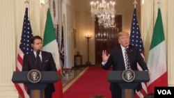El presidente de EE.UU. Donald Trump (derecha) y el primer ministro de Italia, Giuseppe Conte, ofrecen conferencia de prensa en la Casa Blanca. Washington, julio 30 de 2018.