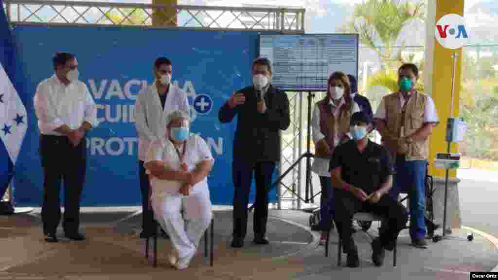 El gobierno de Honduras explic&#243; que la negociaci&#243;n para tener las vacunas comenz&#243; semanas atr&#225;s. [Foto Oscar Ortiz/VOA]