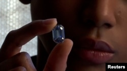 RARE BLUE DIAMOND "THE DE BEERS CULLINAN BLUE"