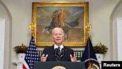 El presidente de EE. UU., Joe Biden, hace comentarios sobre los esfuerzos de su administración para buscar la disuasión y la diplomacia en respuesta a la acumulación militar de Rusia en la frontera de Ucrania, desde la Casa Blanca en Washington, EE. UU., 18 de febrero de 2022. 