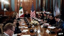 El presidente de México, Andrés Manuel López Obrador, recibe a una delegación de alto nivel de la administración Biden en el Palacio Nacional en la Ciudad de México el 27 de diciembre de 2023.