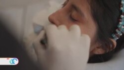 Un proyecto de maquillaje terapéutico ayuda a personas con cáncer en un hospital de Buenos Aires