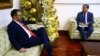 El canciller de Venezuela, Yvan Gil, conversa con el encargado de negocios de Brasil en Venezuela. 