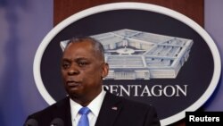 El secretario de Defensa, Lloyd Austin, durante una rueda de prensa en el Pentágono, el 10 de febrero de 2021.