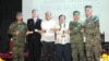 美国和菲律宾官员2017年5月启动当年的肩并肩年度军演（美国陆军照片）