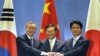 中国外长杨洁篪（中）日本外相玄叶光一郎（右）和韩国外长金星焕4月8日在宁波举行会晤，讨论朝鲜试射卫星问题