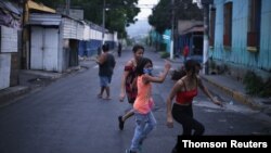 La tormenta Amanda azotó a El Salvador cuando aún no se han levantado las restricciones impuestas por la pandemia de coronavirus.