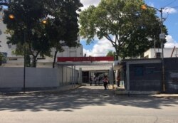 Venezolanos y médicos consultados por la VOA explicaron las debilidades del sistema de Salud Pública, agravadas con la pandemia.