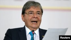 En una rueda de prensa desde el Ministerio de Relaciones Exteriores, el canciller colombiano Carlos Holmes hizo referencia a la resolución alcanzada la semana pasada en Santiago de Chile por el Grupo de Lima.