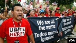 La comunidad hispana está menos integrada que el resto de las minorías.