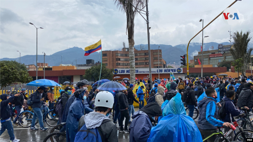 Seg&#250;n personas entrevistadas por la Voz de Am&#233;rica, los ciudadanos salen a marchar en contra de iniciativas del Gobierno colombiano que, como han manifestado, solo han causado pobreza y falta de oportunidades.