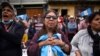 Miembros de comunidades indígenas marchan en apoyo a la democracia en la Ciudad de Guatemala el 3 de noviembre de 2023.
