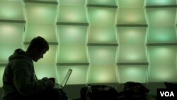 Un 69% de los adolescentes ven a la mayoría de sus colegas cibernautas como bondadosos.