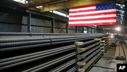 Estados Unidos comenzará a cobrar impuestos adicionales sobre las importaciones de China y México. Éstas representan ventas de 897,5 millones de dólares para China, y de 622,4 millones para México.