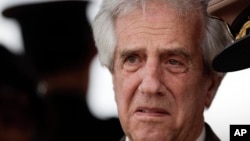 El presidente de Uruguay, Tabaré Vázquez, en dos semanas cesó a siete de los 16 generales del Ejército.
